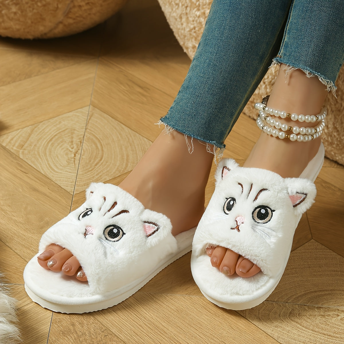 Women's comfortable black and white cat Faux Fur slippers - soft Faux Fur, non-slip EVA sole, hand wash or dry clean, suitable for indoor use - suitable for all seasons